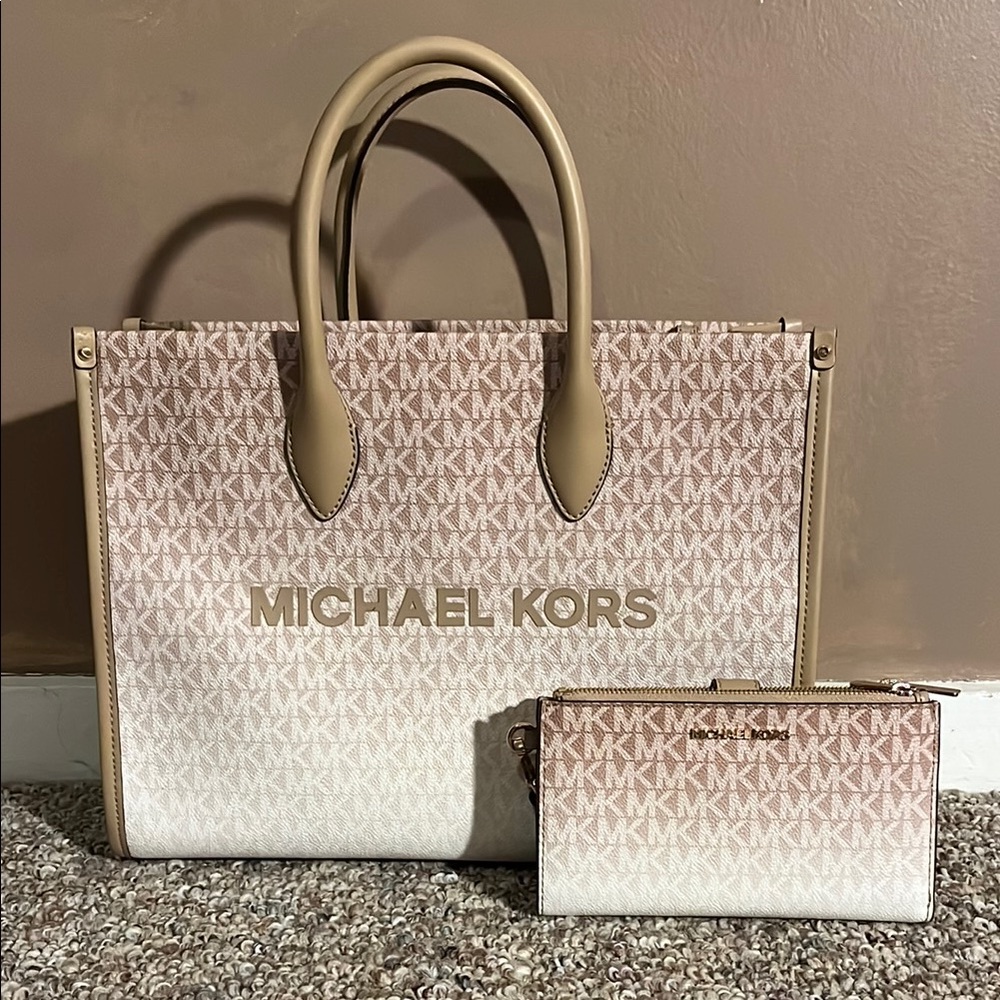 Michael Kors Beige and White Tote with Wallet